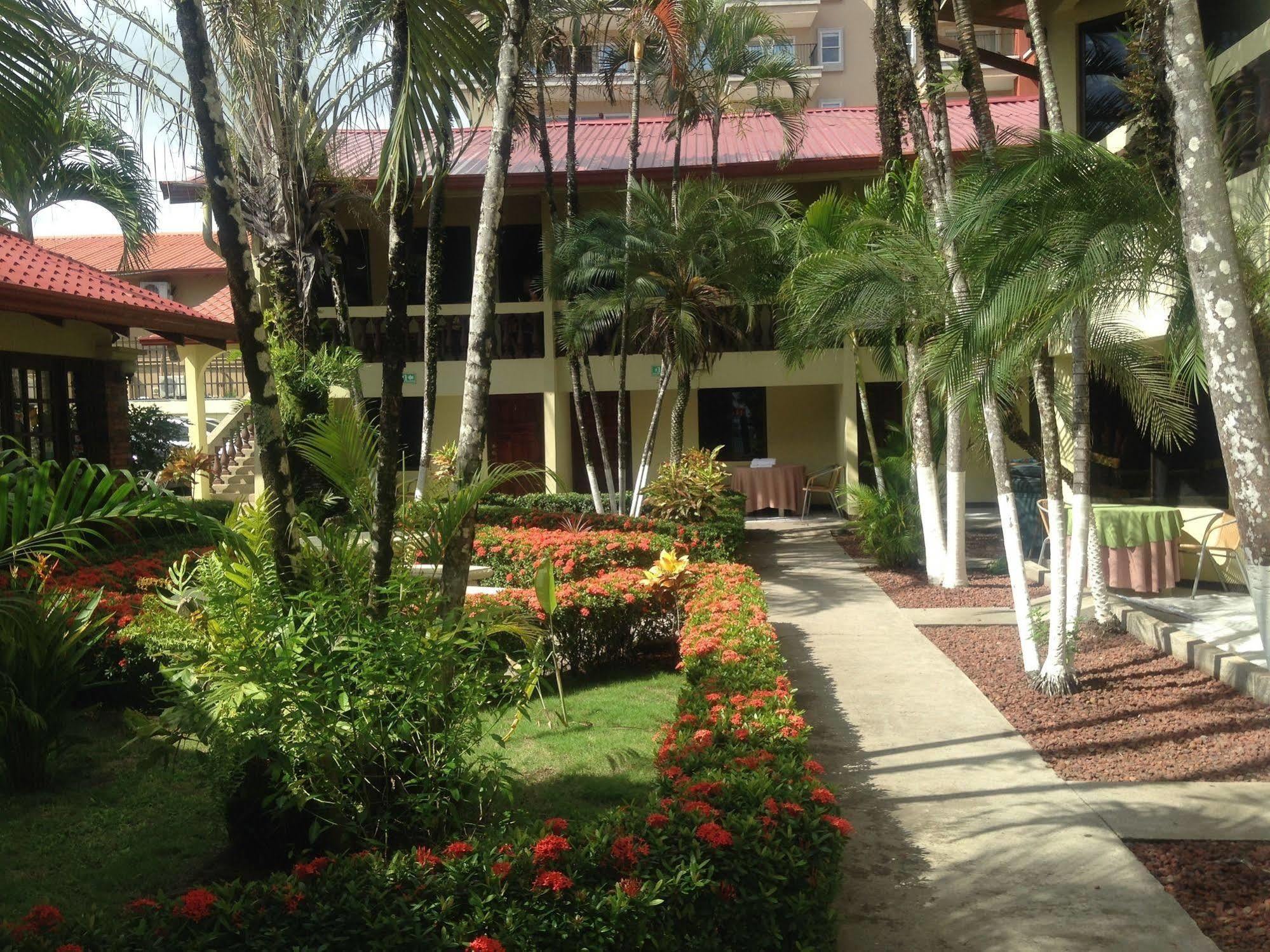 Hotel Mango Mar Jacó Esterno foto